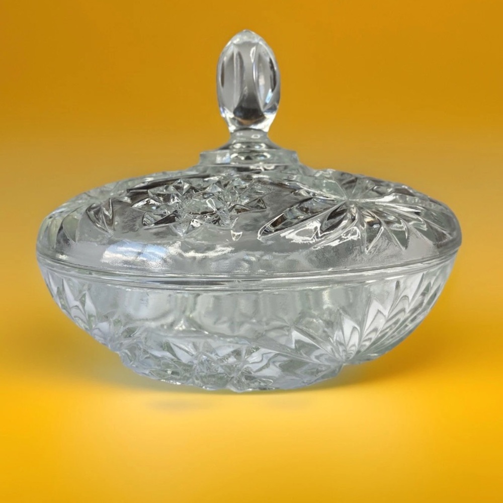 Anchor Hocking Crystal Candy Dish Round Star of David 7” Nice!